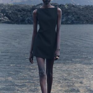 ZARA mini dress 🖤